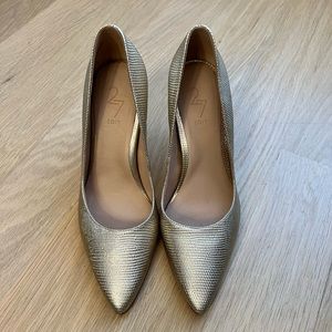 27 Edit Naturalizer Gold Heels
